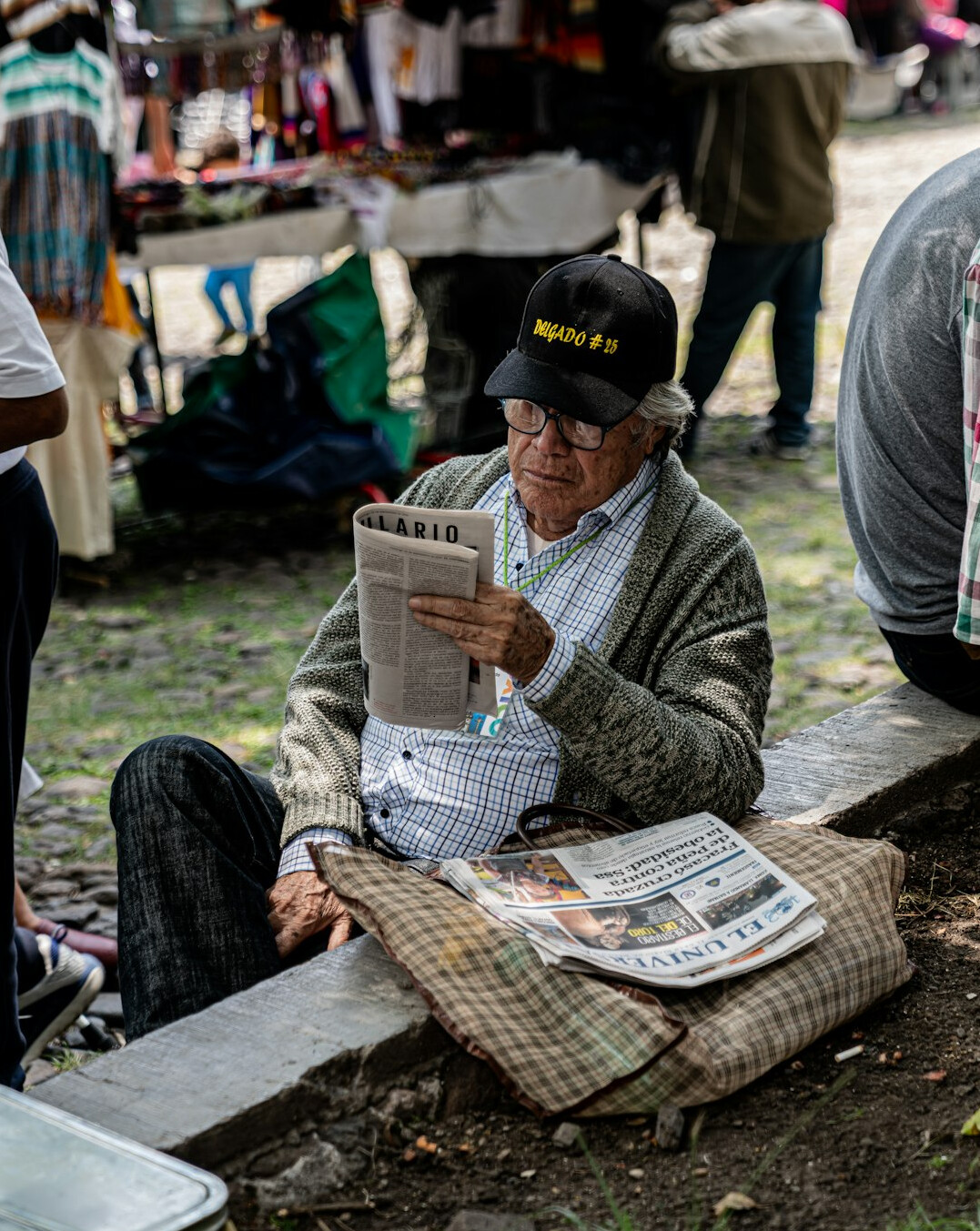 seniors reading newspaper